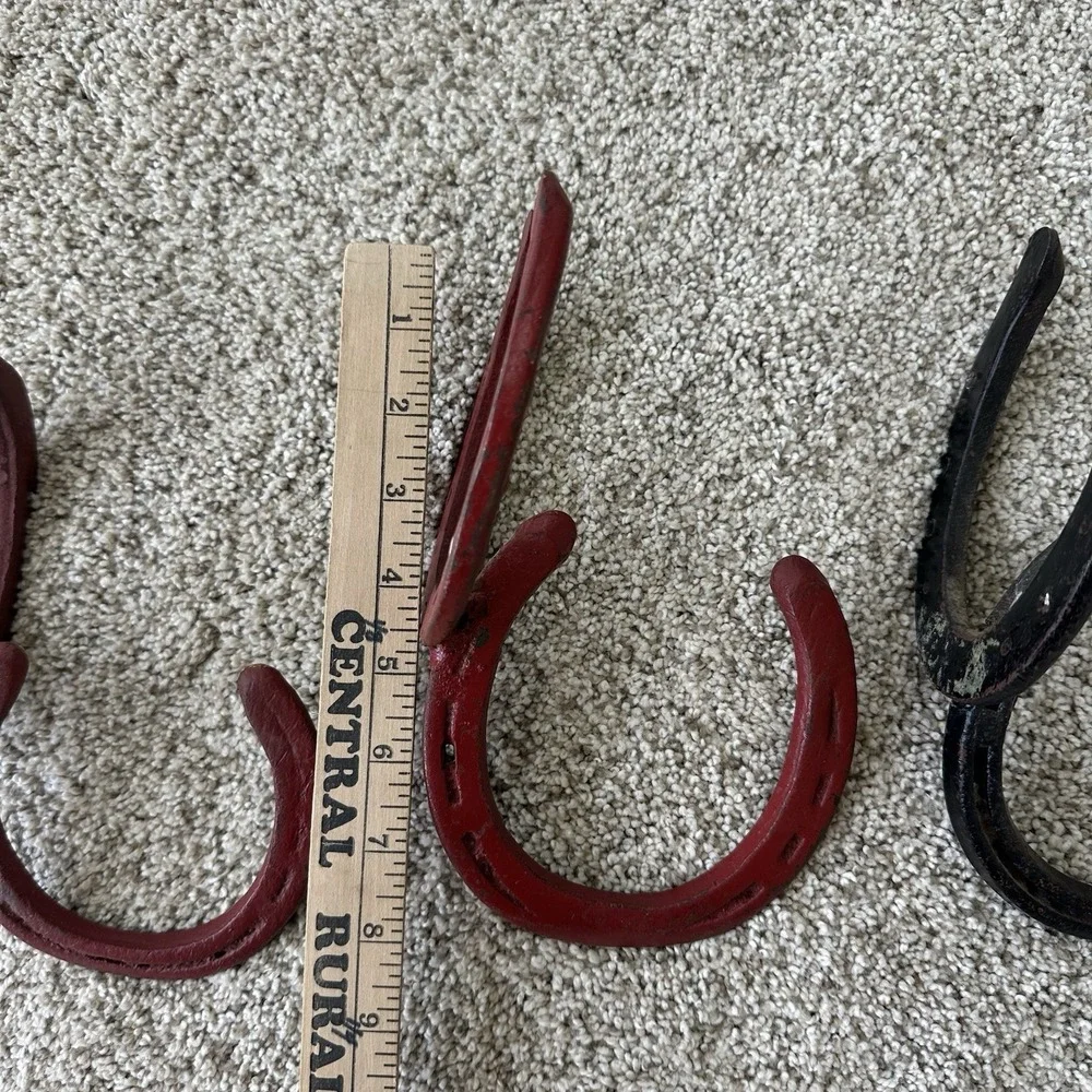 GUN rustic wall RACK horseshoe western hanger coat curtain 4 piece set Red Black